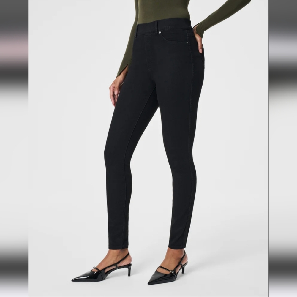 SPANX Shape EveryWear Ankle Skinny Jeans Size Small Clean Black